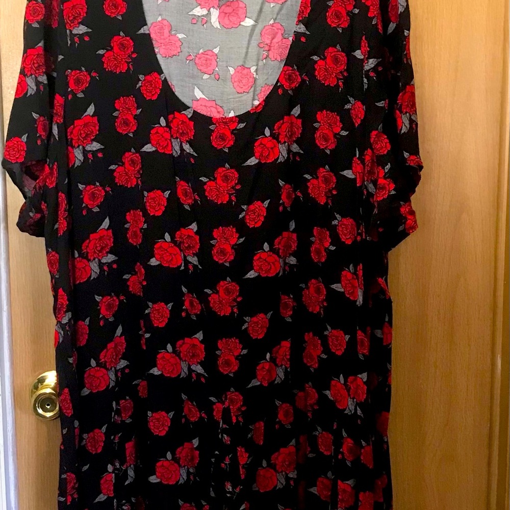 This a Hot Topic 4x Dress